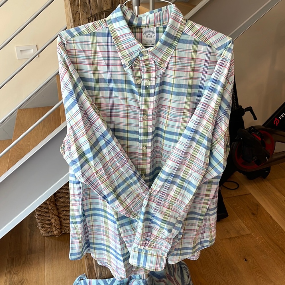 Brooks Brothers Button Down Shirt. Slim Fit. XL. Multi-Color plaid.